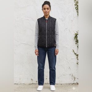 Hunter Original Vest Mid-Layer Quilted Vest Black Full Zip Women's